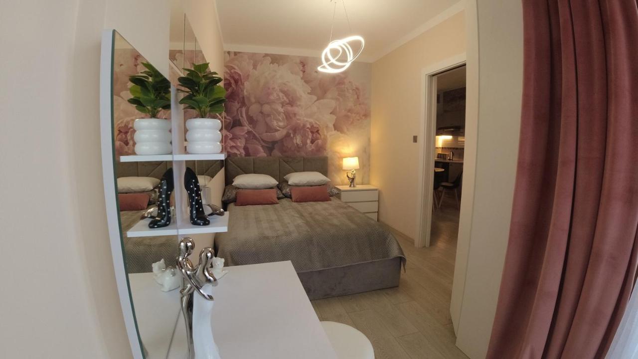 Comfort Apartment Pawia Street - Free Parking !!! Cracóvia Exterior foto